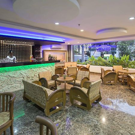 Grand Puri Saron Hotel Malioboro Yogyakarta Exteriér fotografie