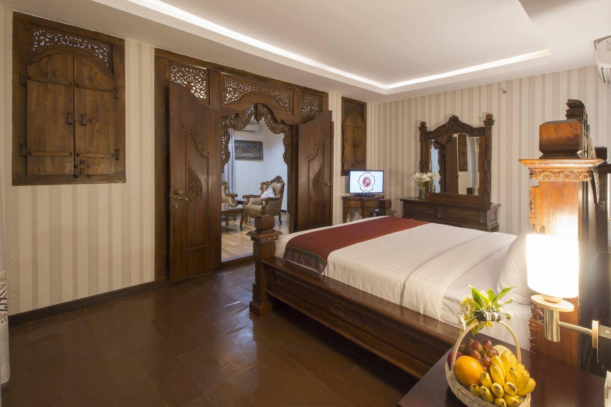 Grand Puri Saron Hotel Malioboro Yogyakarta Exteriér fotografie