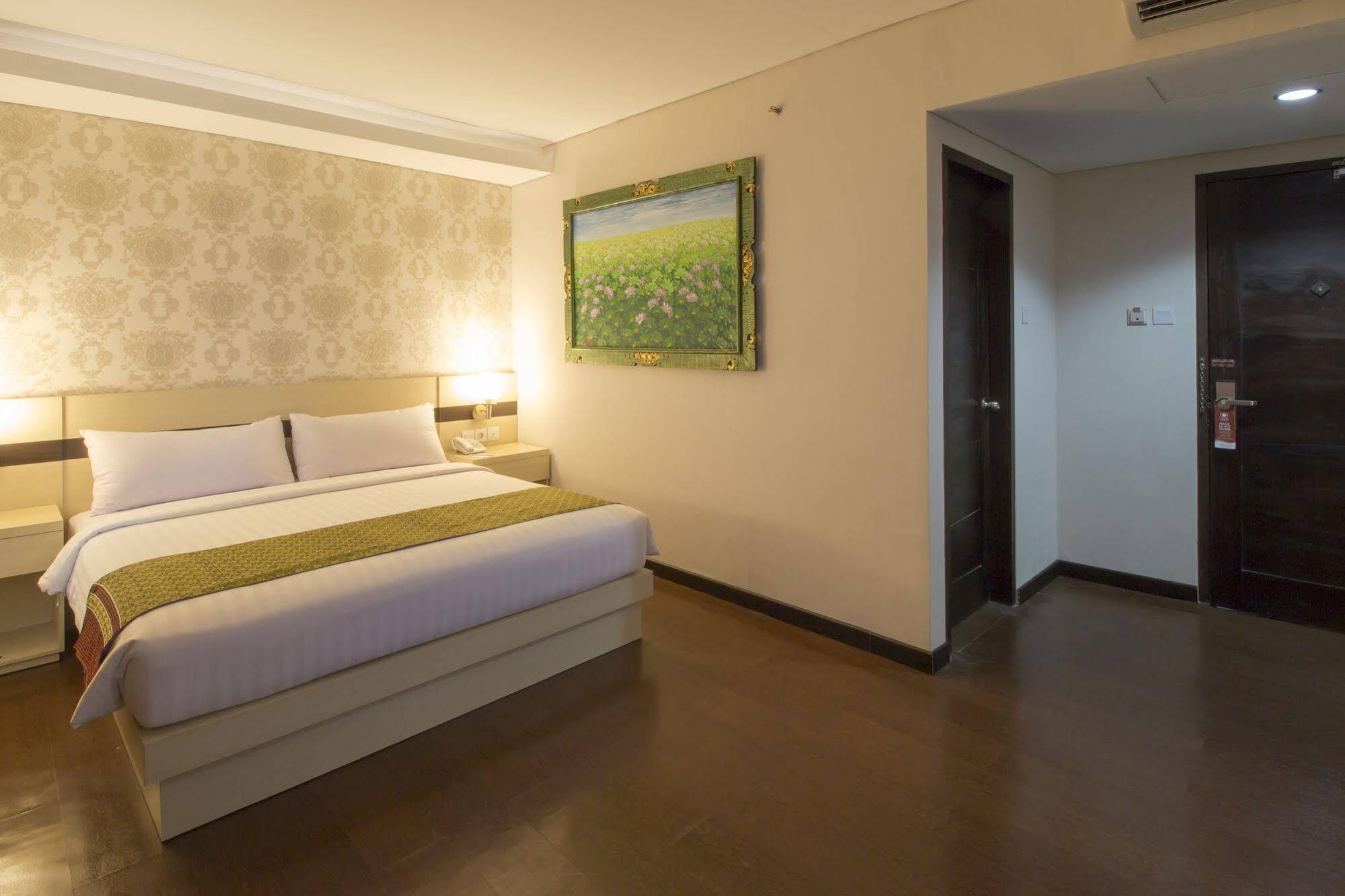 Grand Puri Saron Hotel Malioboro Yogyakarta Exteriér fotografie