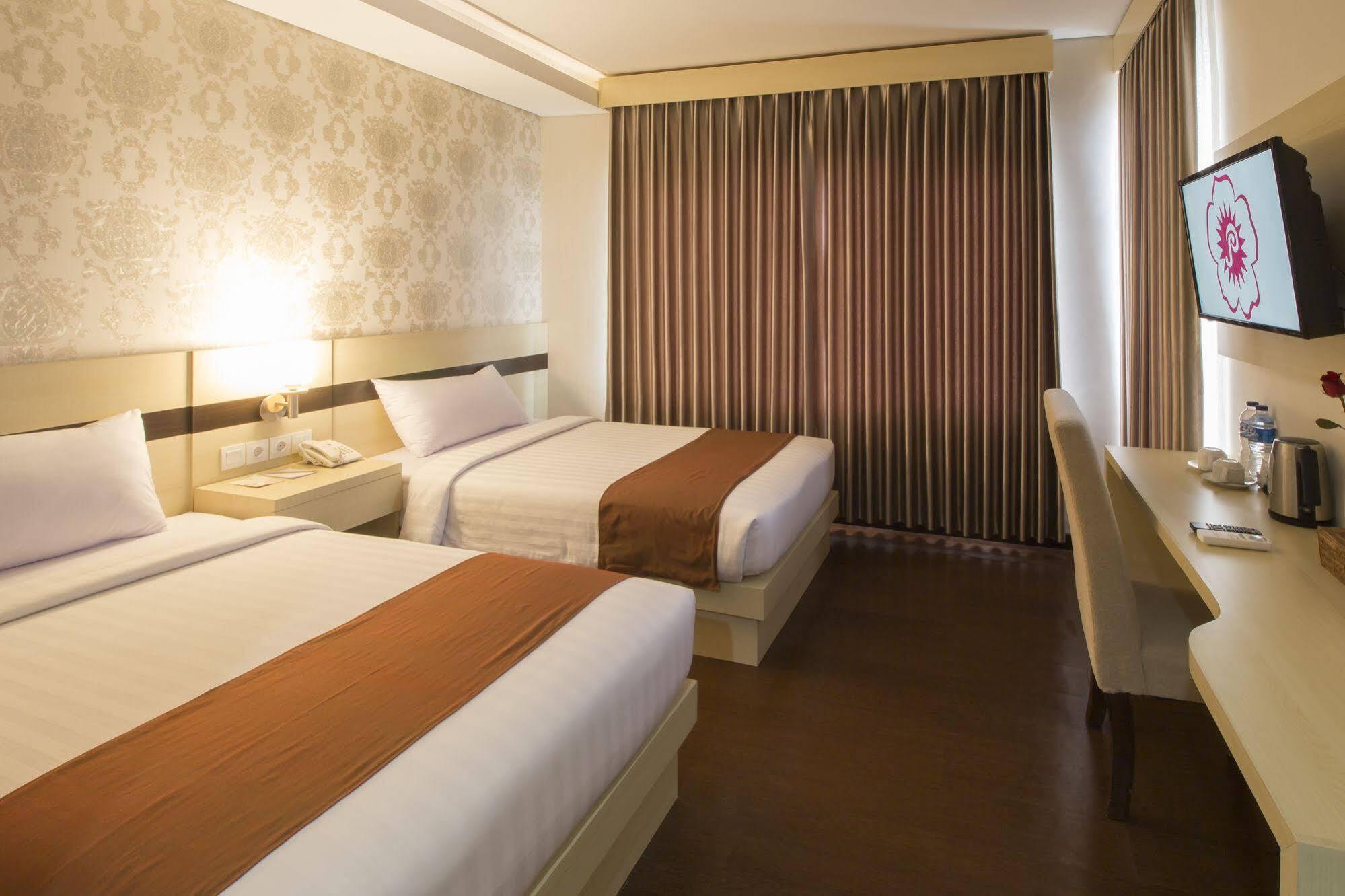 Grand Puri Saron Hotel Malioboro Yogyakarta Exteriér fotografie
