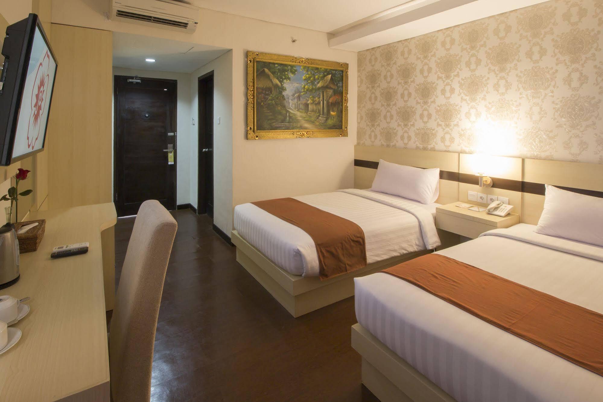 Grand Puri Saron Hotel Malioboro Yogyakarta Exteriér fotografie