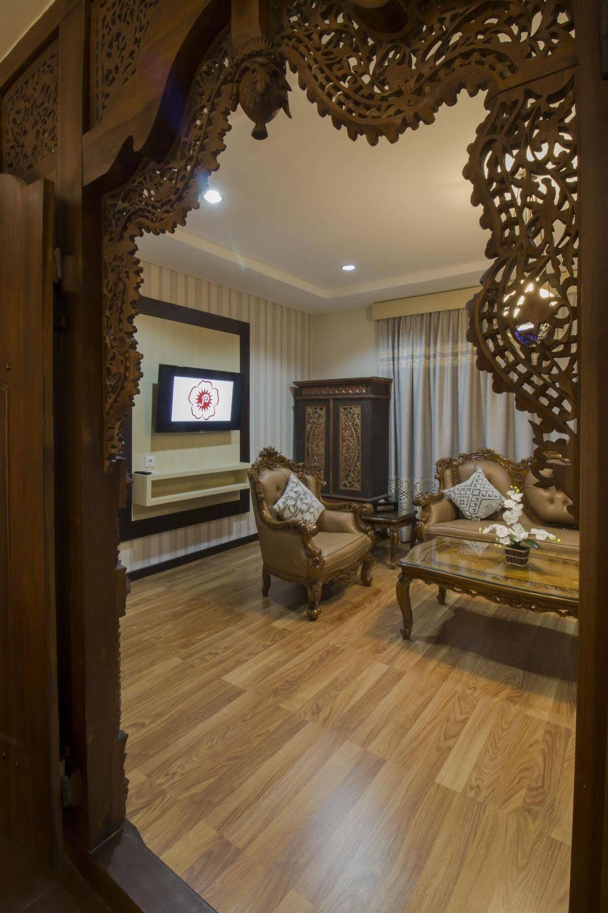 Grand Puri Saron Hotel Malioboro Yogyakarta Exteriér fotografie