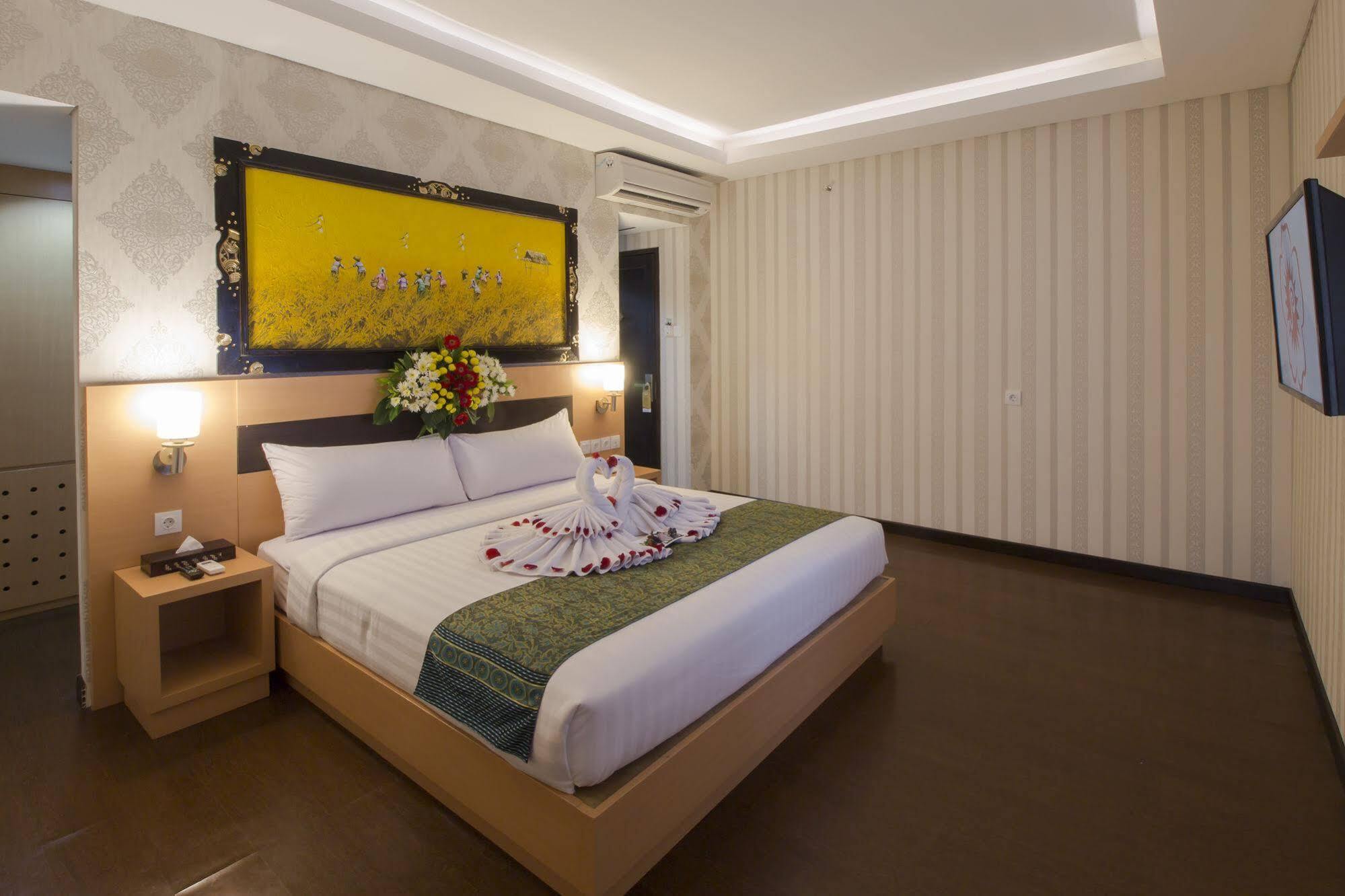 Grand Puri Saron Hotel Malioboro Yogyakarta Exteriér fotografie