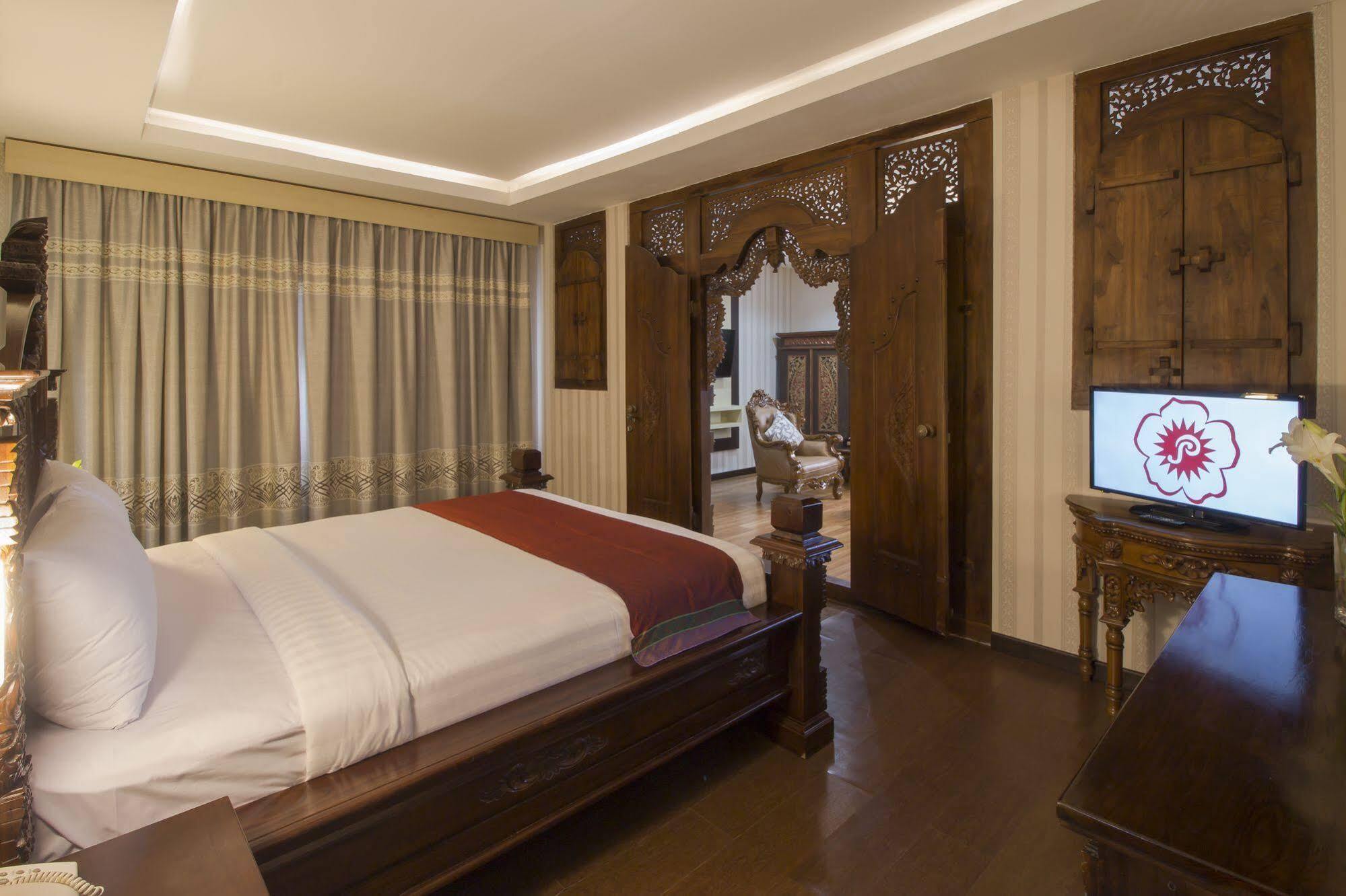 Grand Puri Saron Hotel Malioboro Yogyakarta Exteriér fotografie